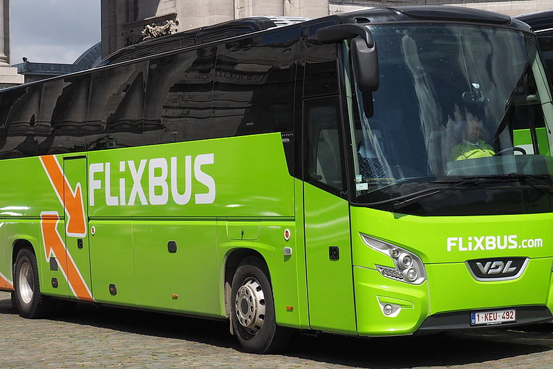 Полиция остановила автобус Flixbus после того, как пассажир заявил, что подслушал планы террористов